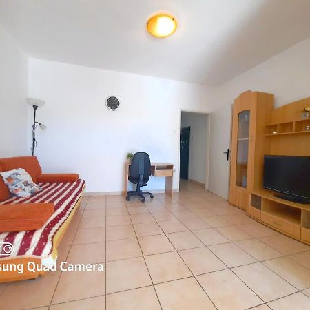 Apartman Samblic Кърк Екстериор снимка