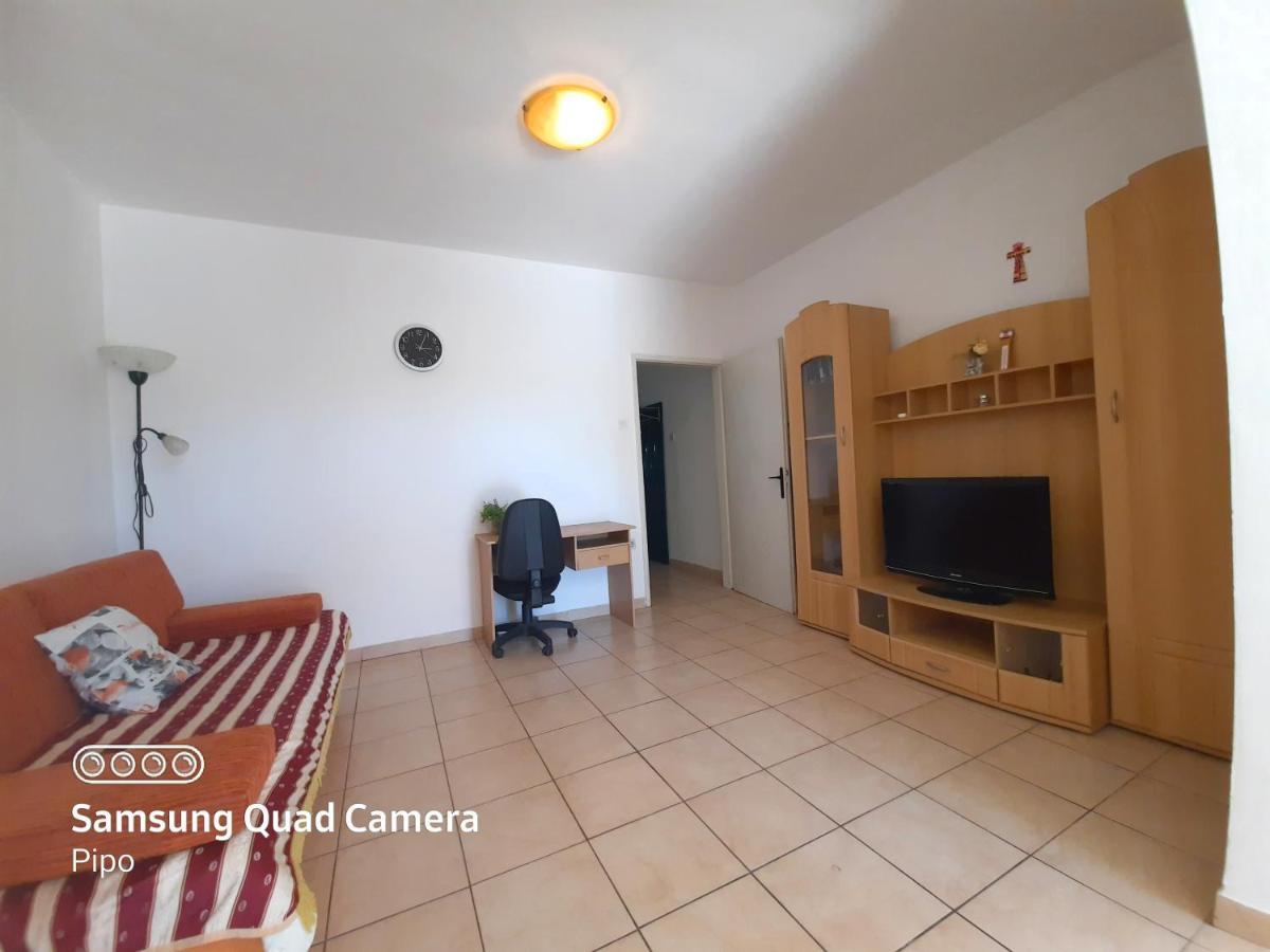 Apartman Samblic Кърк Екстериор снимка