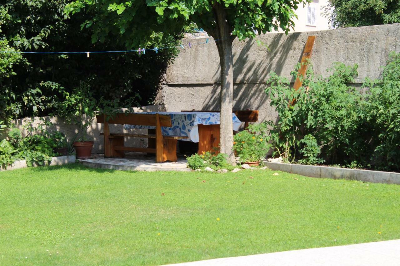 Apartman Samblic Кърк Екстериор снимка